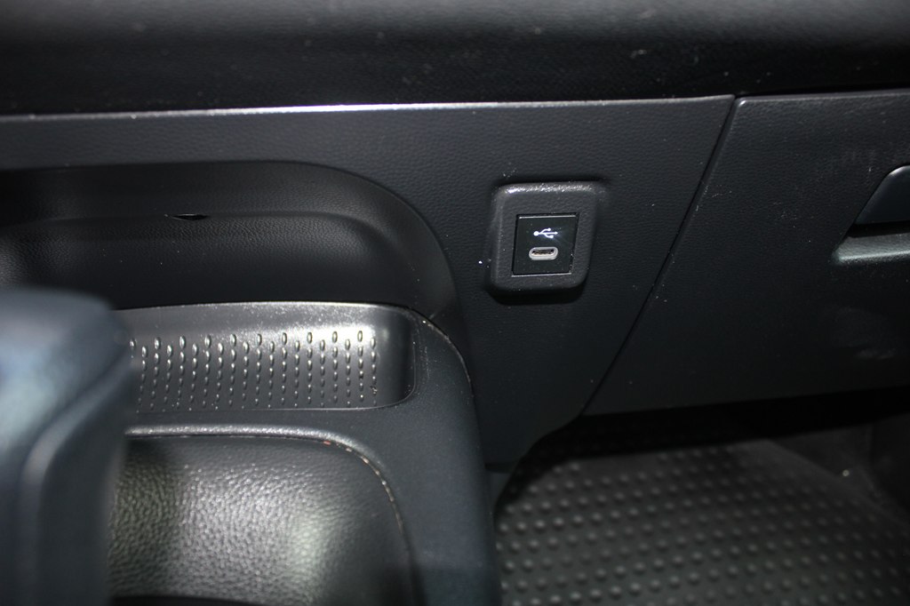 Photo 19 of this TOYOTA COROLLA HYBRID