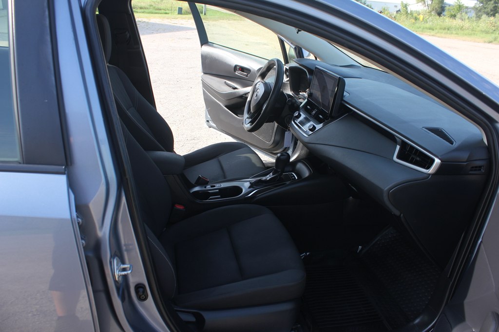 Photo 31 of this TOYOTA COROLLA HYBRID