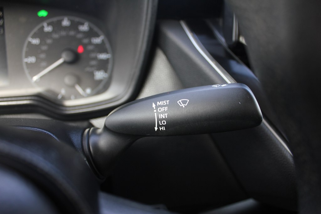 Photo 15 of this TOYOTA COROLLA HYBRID