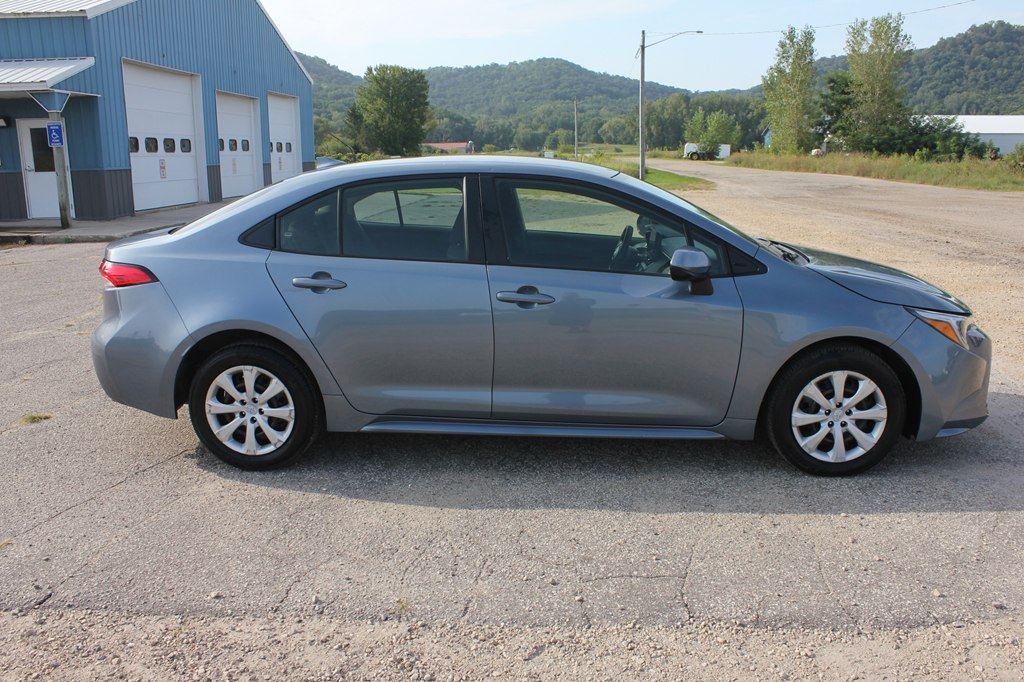Photo 4 of this TOYOTA COROLLA HYBRID