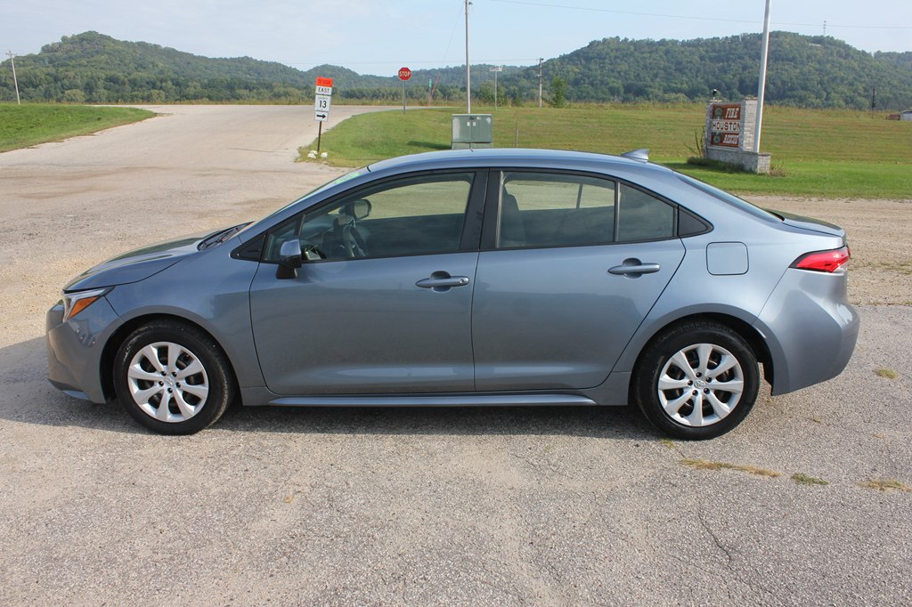 Photo 8 of this TOYOTA COROLLA HYBRID