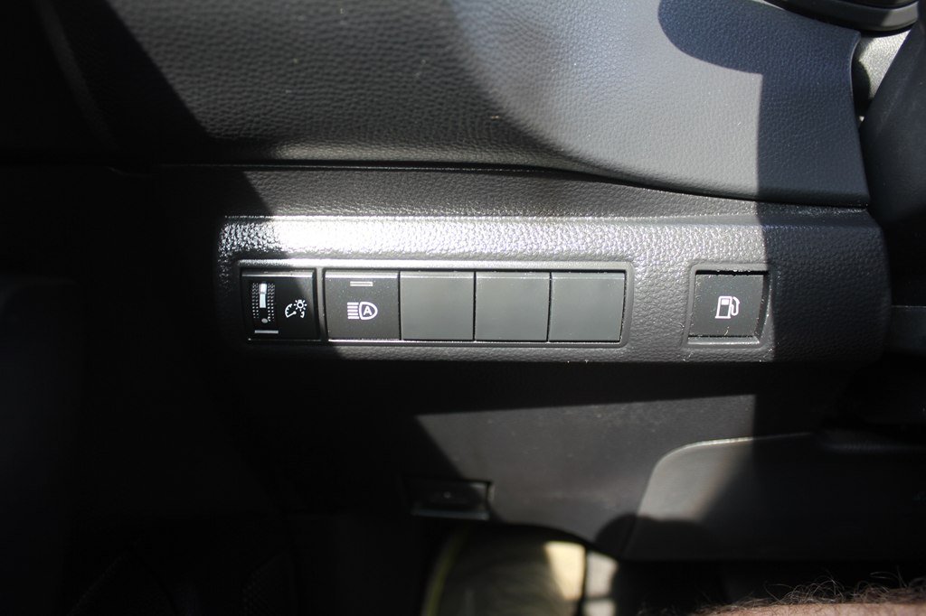 Photo 16 of this TOYOTA COROLLA HYBRID