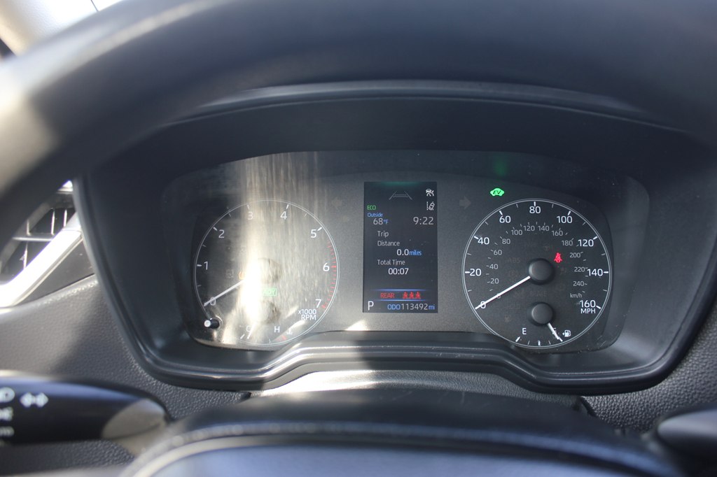 Photo 11 of this TOYOTA COROLLA HYBRID