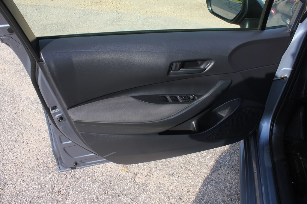 Photo 26 of this TOYOTA COROLLA HYBRID