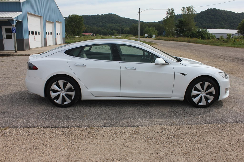 Photo 4 of this TESLA MODEL S