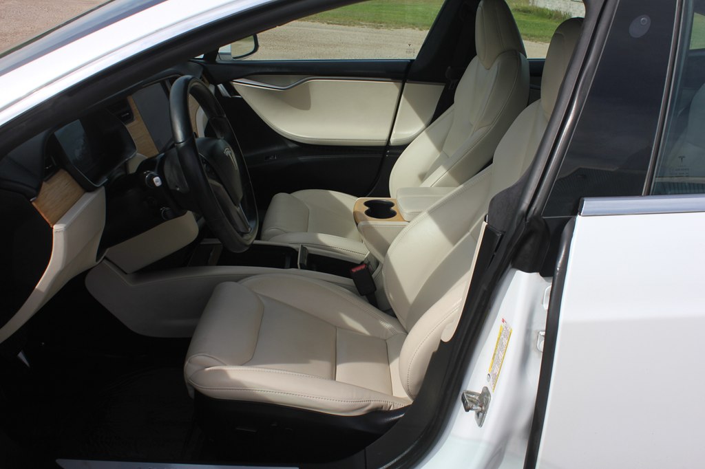 Photo 28 of this TESLA MODEL S