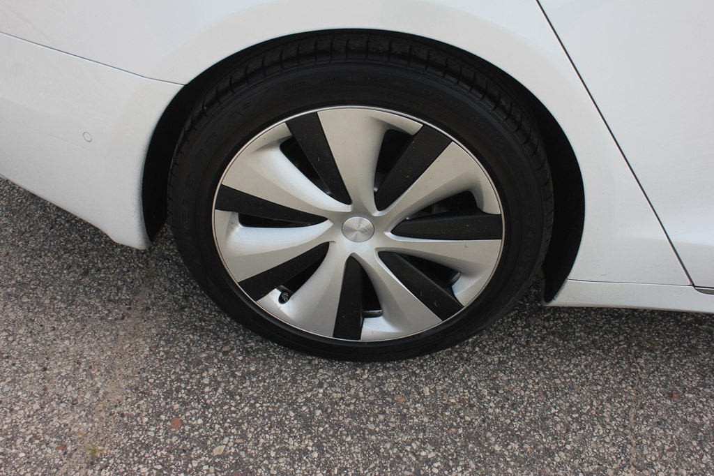 Photo 51 of this TESLA MODEL S