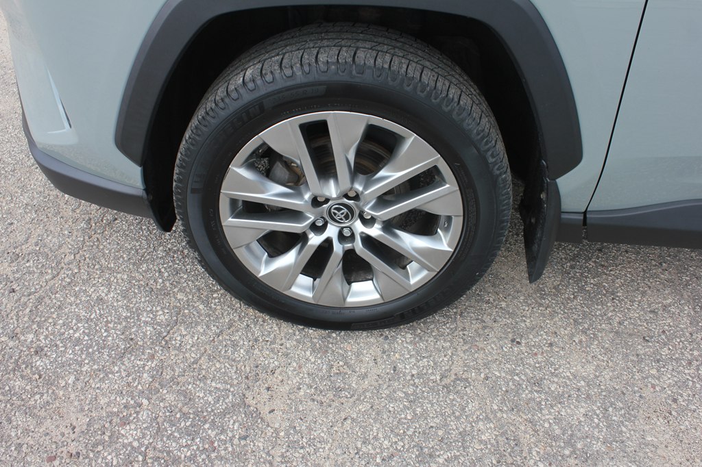 Photo 57 of this TOYOTA RAV4