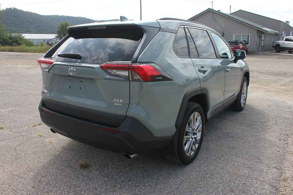 Photo 5 of this TOYOTA RAV4