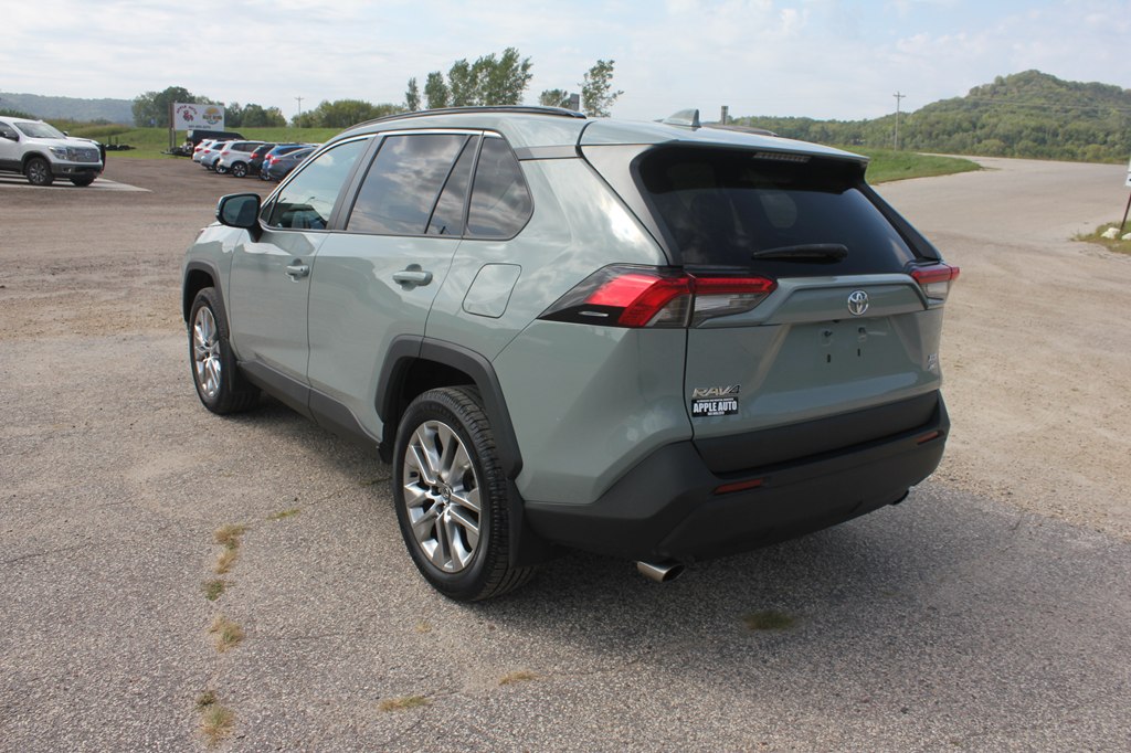 Photo 7 of this TOYOTA RAV4