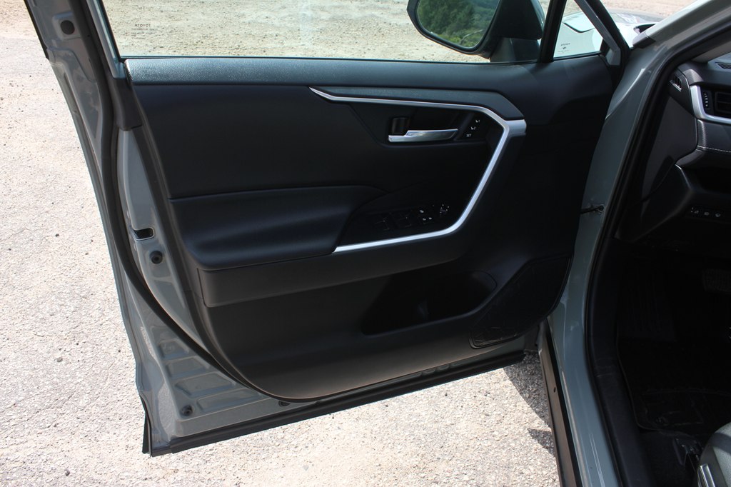 Photo 27 of this TOYOTA RAV4