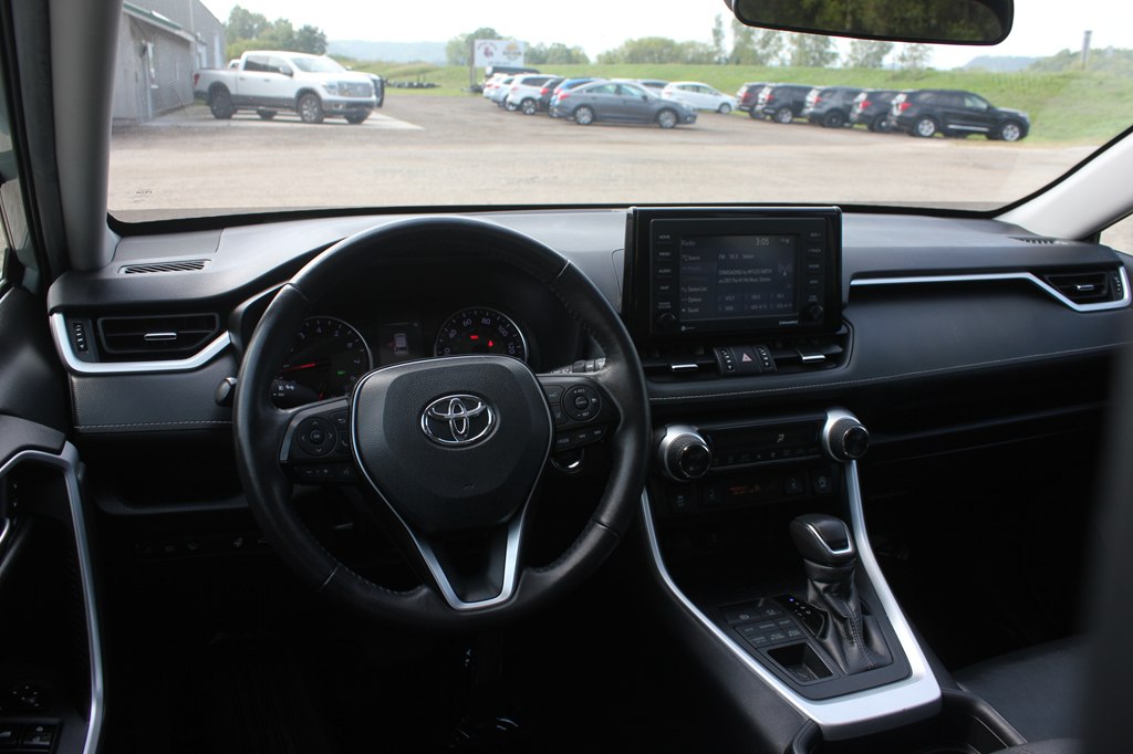 Photo 9 of this TOYOTA RAV4