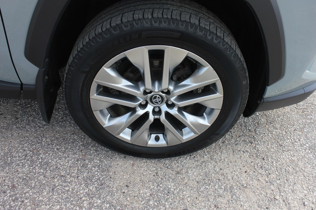 Photo 54 of this TOYOTA RAV4