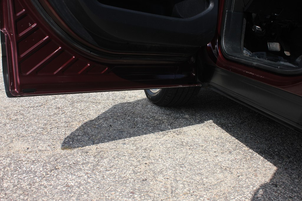 Photo 48 of this FORD EXPLORER