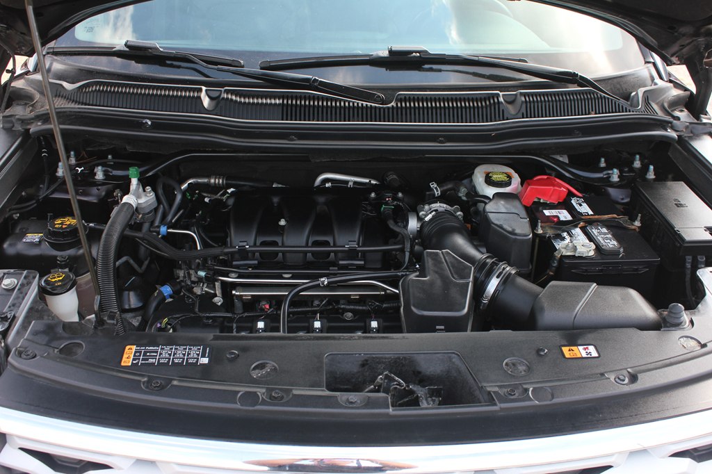 Photo 54 of this FORD EXPLORER