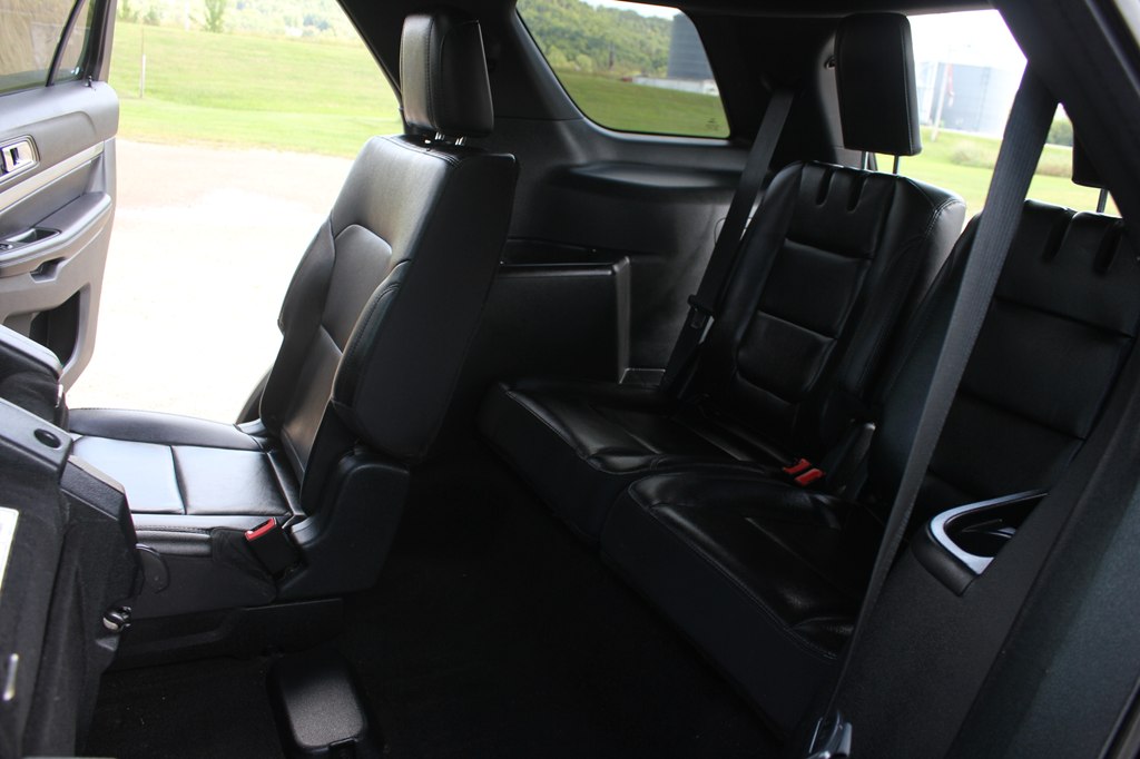 Photo 40 of this FORD EXPLORER