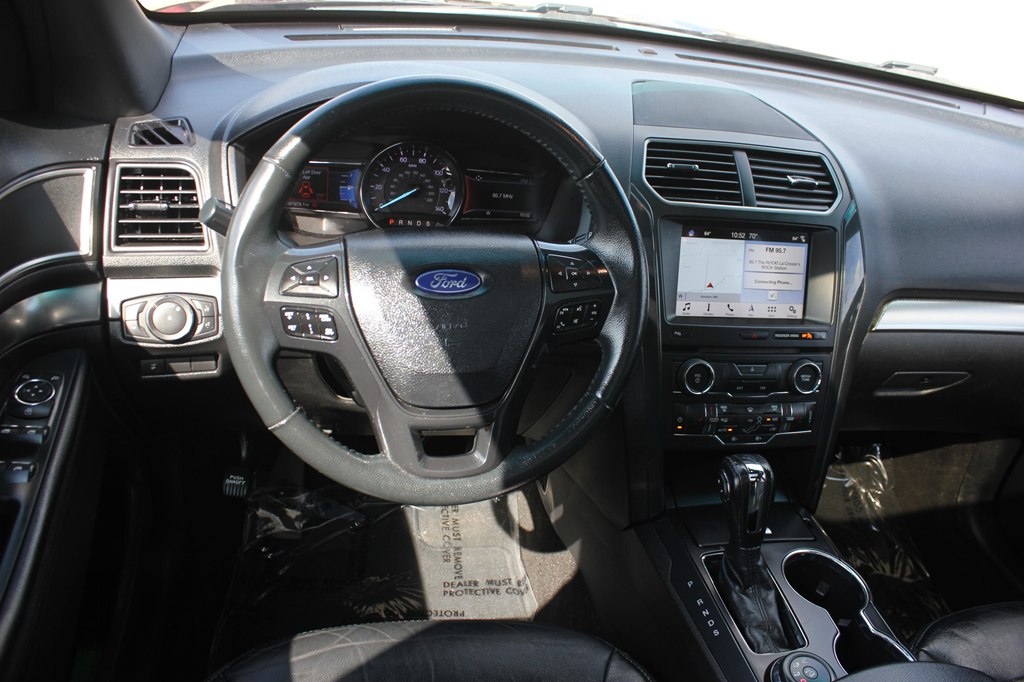 Photo 9 of this FORD EXPLORER