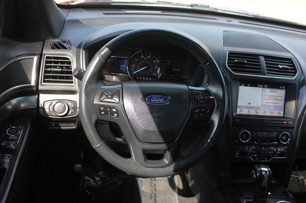 Photo 10 of this FORD EXPLORER