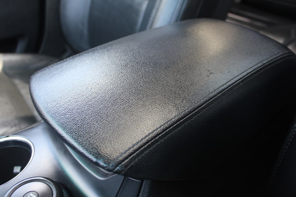 Photo 21 of this FORD EXPLORER