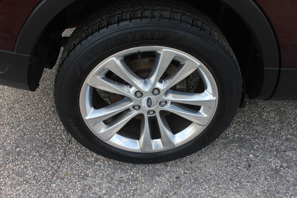 Photo 58 of this FORD EXPLORER