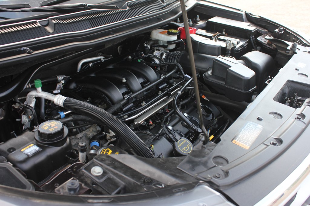 Photo 56 of this FORD EXPLORER