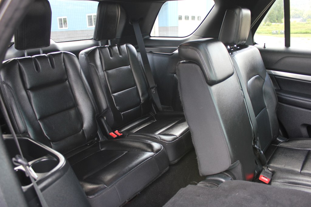 Photo 37 of this FORD EXPLORER