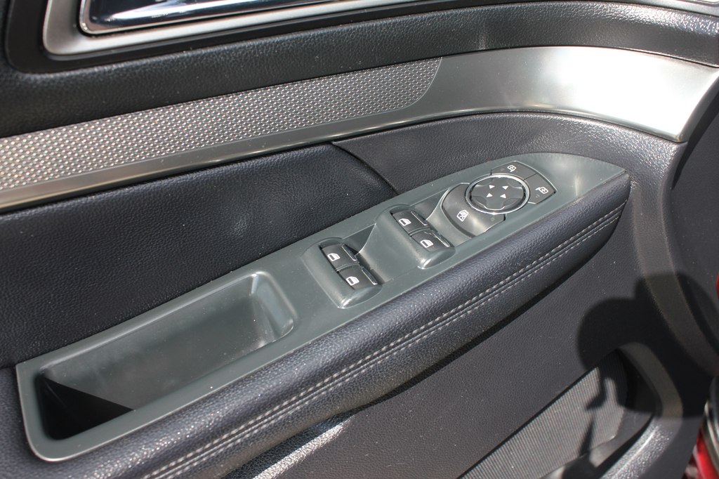 Photo 27 of this FORD EXPLORER