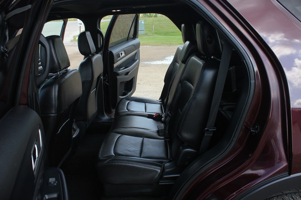 Photo 39 of this FORD EXPLORER