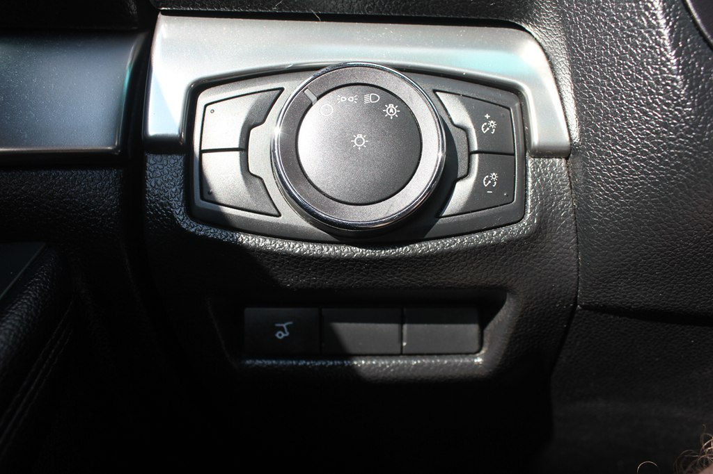 Photo 16 of this FORD EXPLORER