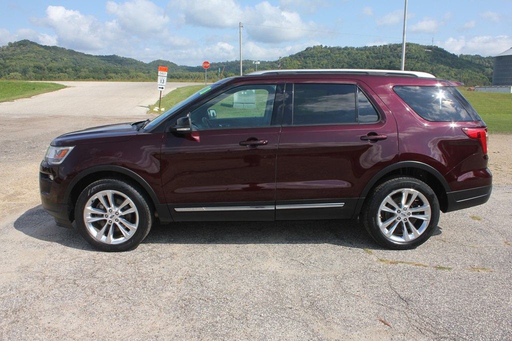 Photo 8 of this FORD EXPLORER