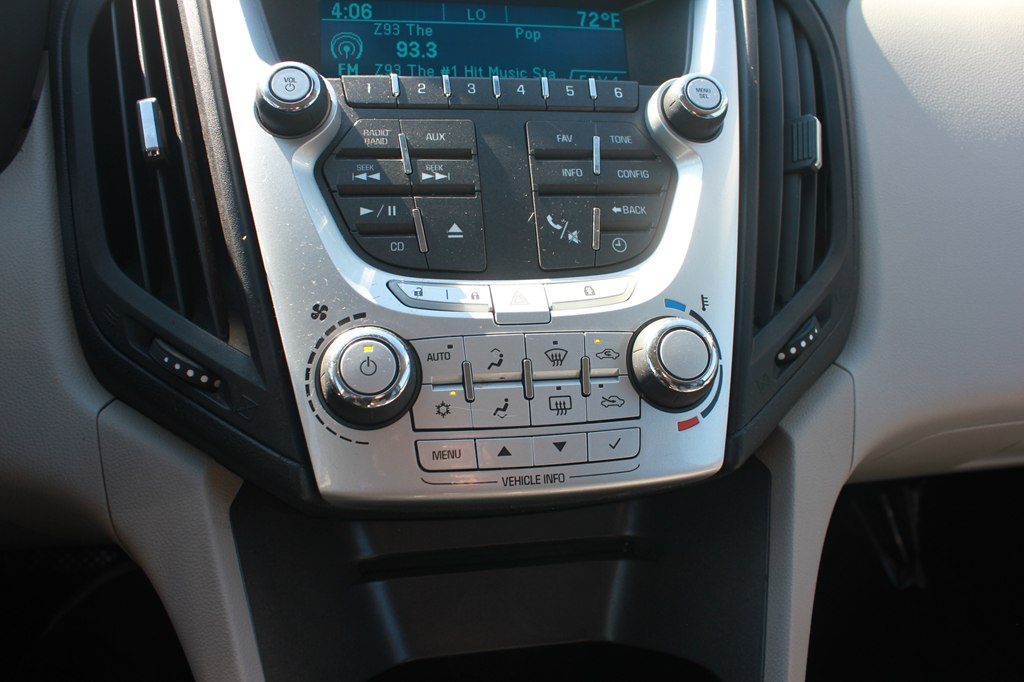 Photo 17 of this CHEVROLET EQUINOX