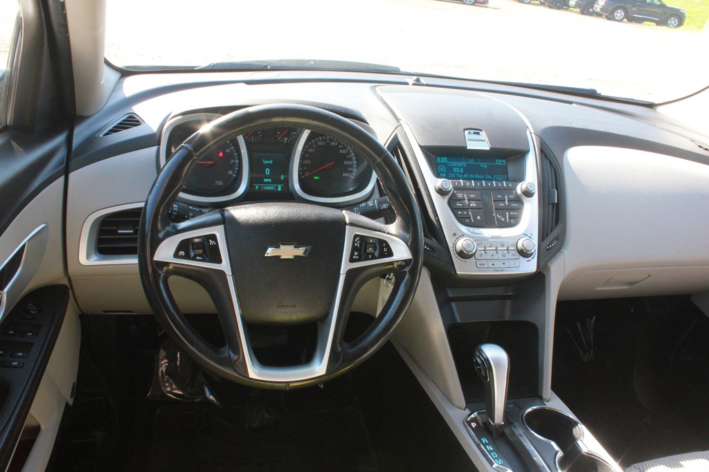 Photo 9 of this CHEVROLET EQUINOX