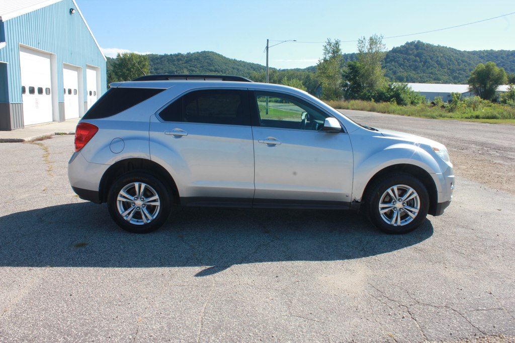 Photo 4 of this CHEVROLET EQUINOX