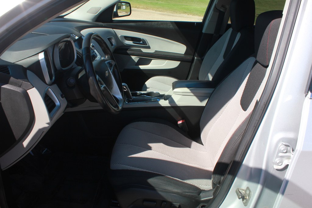 Photo 26 of this CHEVROLET EQUINOX