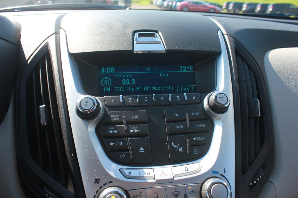 Photo 16 of this CHEVROLET EQUINOX