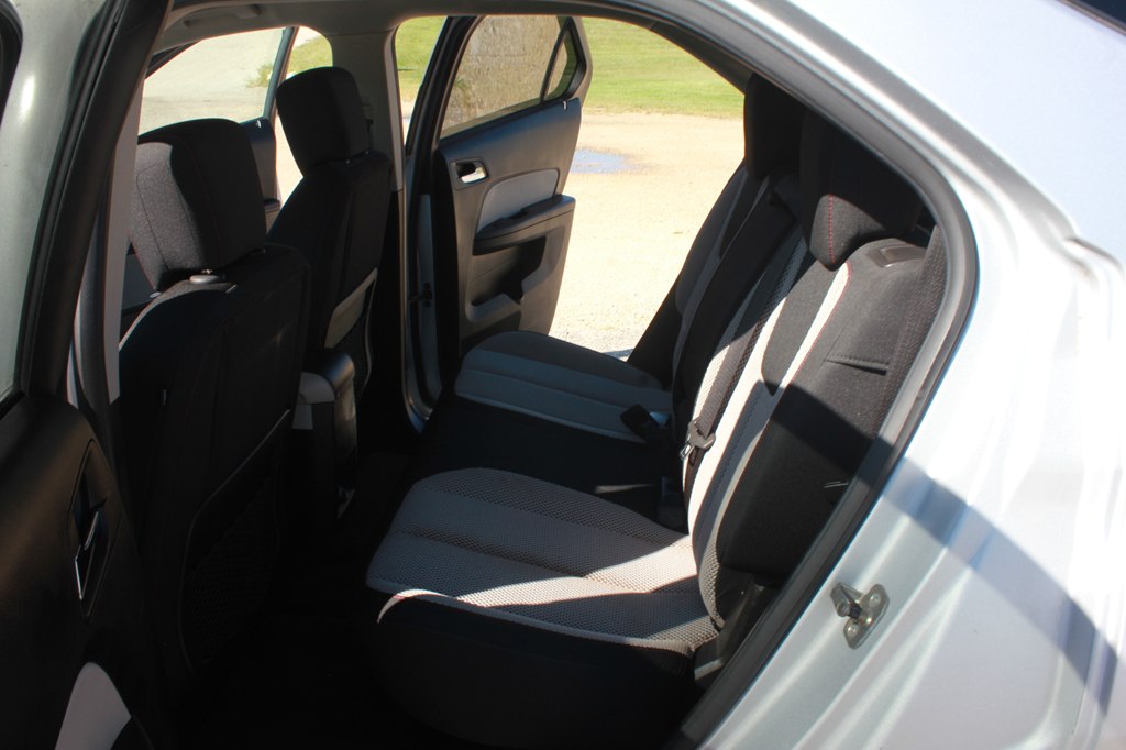 Photo 35 of this CHEVROLET EQUINOX