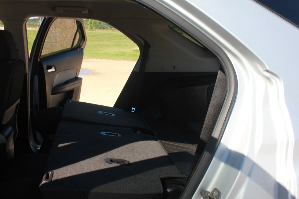 Photo 36 of this CHEVROLET EQUINOX