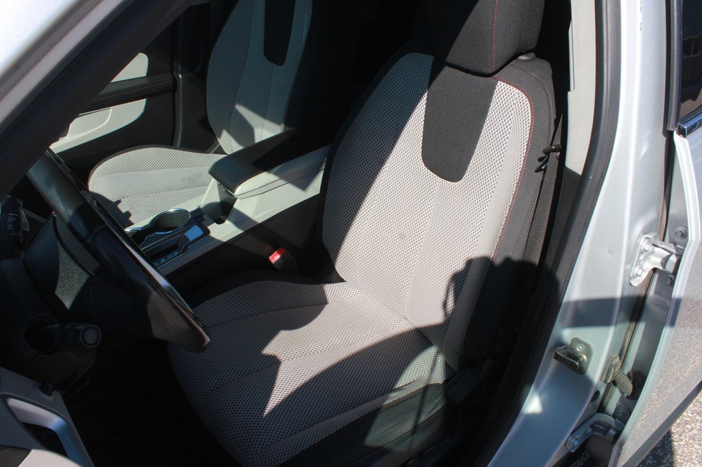 Photo 27 of this CHEVROLET EQUINOX