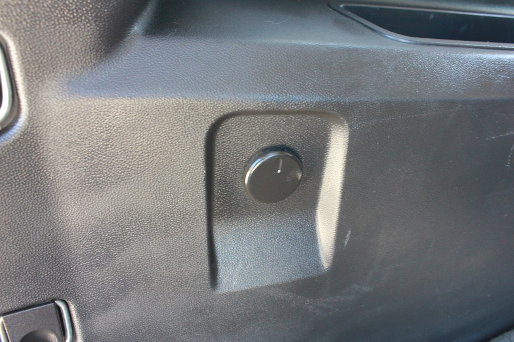 Photo 39 of this CHEVROLET EQUINOX