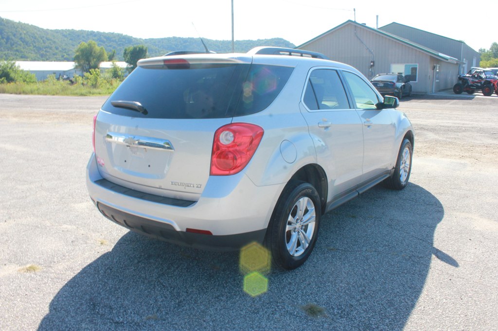 Photo 5 of this CHEVROLET EQUINOX