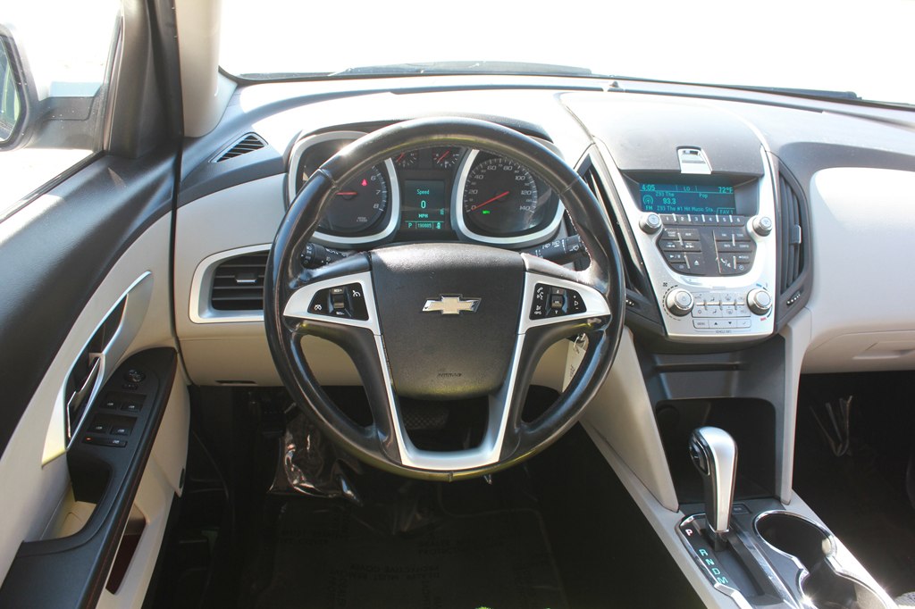 Photo 10 of this CHEVROLET EQUINOX