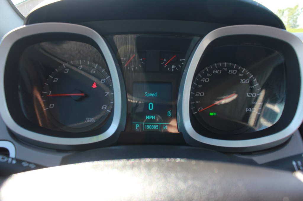 Photo 11 of this CHEVROLET EQUINOX