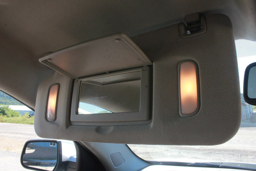 Photo 23 of this CHEVROLET EQUINOX