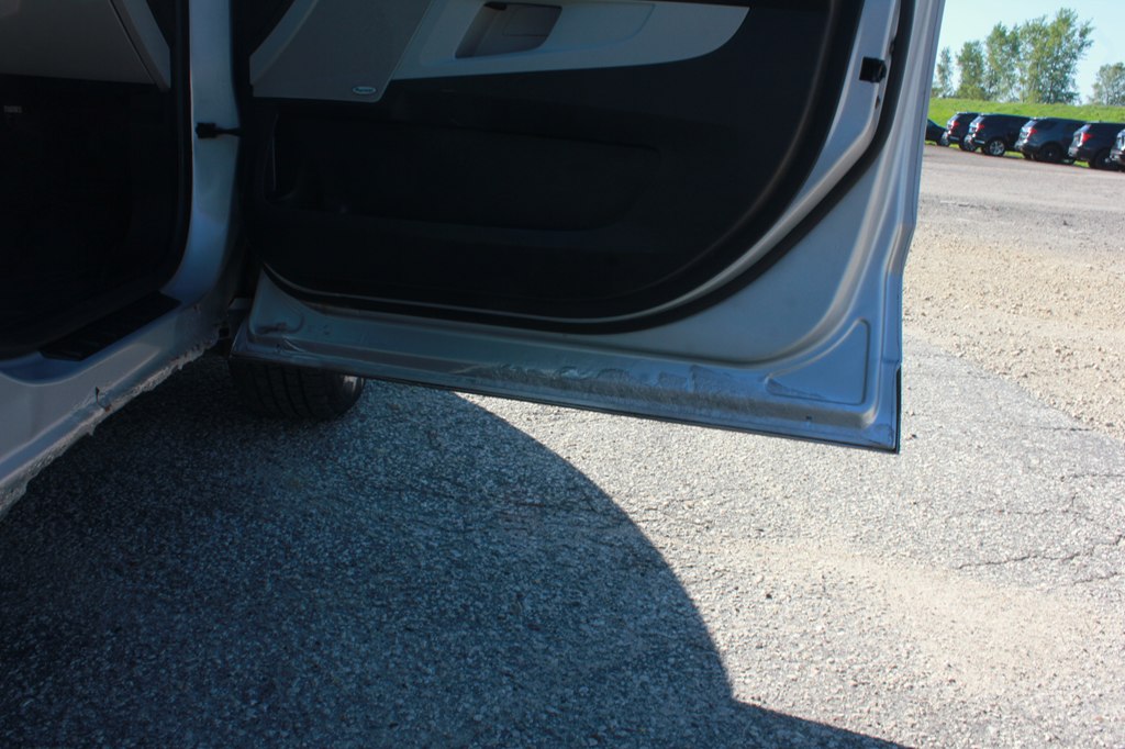 Photo 43 of this CHEVROLET EQUINOX