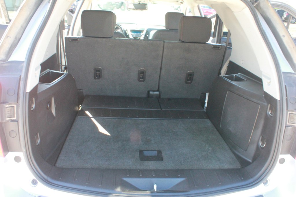 Photo 38 of this CHEVROLET EQUINOX