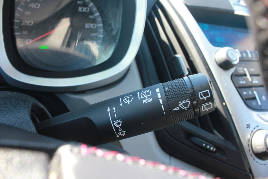 Photo 15 of this CHEVROLET EQUINOX