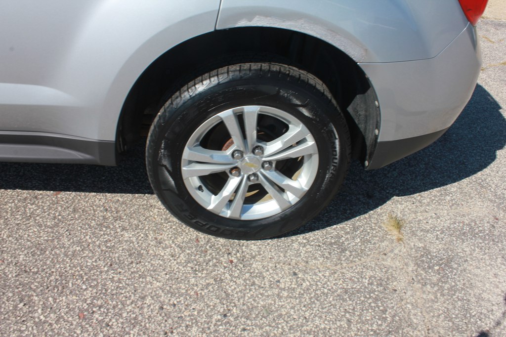 Photo 51 of this CHEVROLET EQUINOX