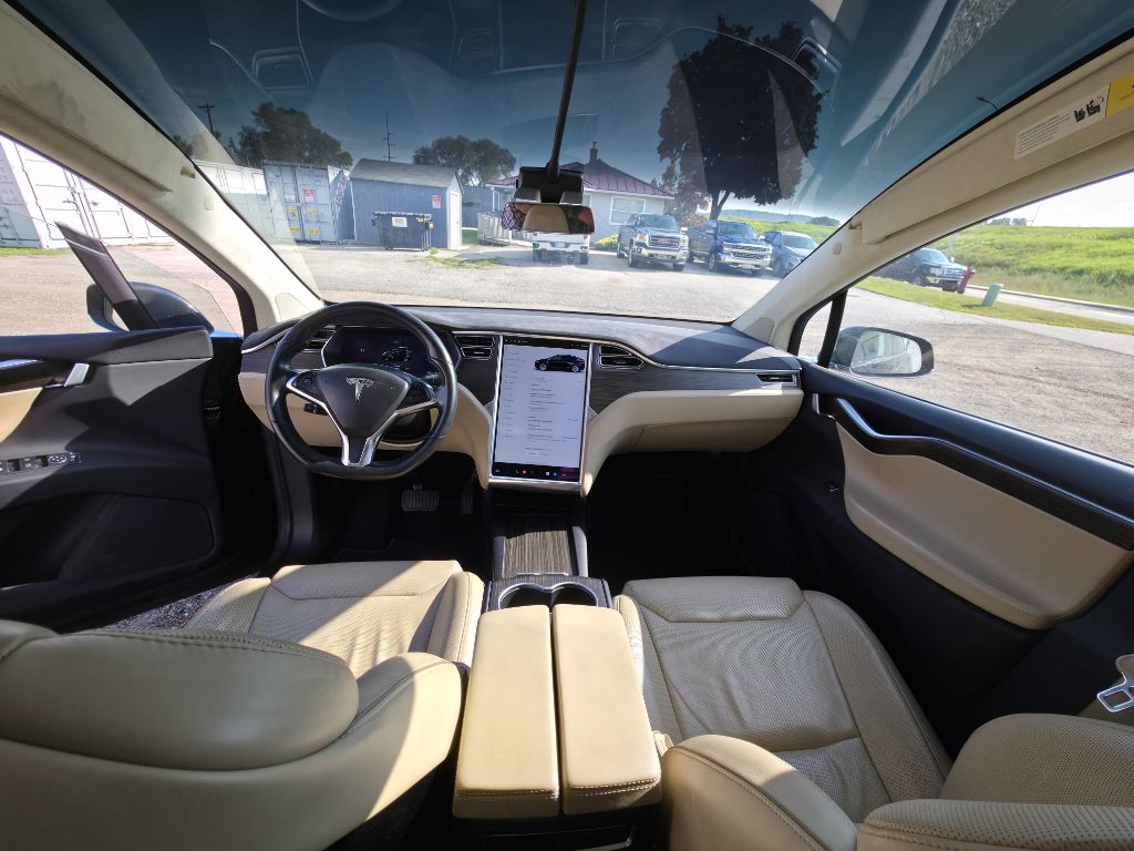 Photo 9 of this TESLA MODEL X