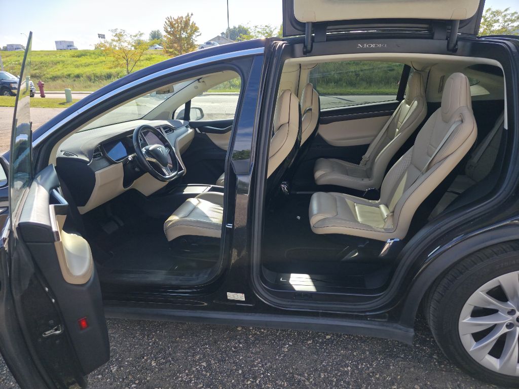 Photo 7 of this TESLA MODEL X