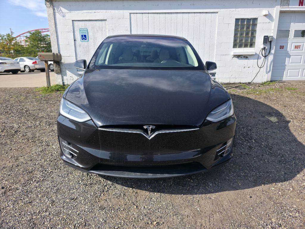 Photo 2 of this TESLA MODEL X